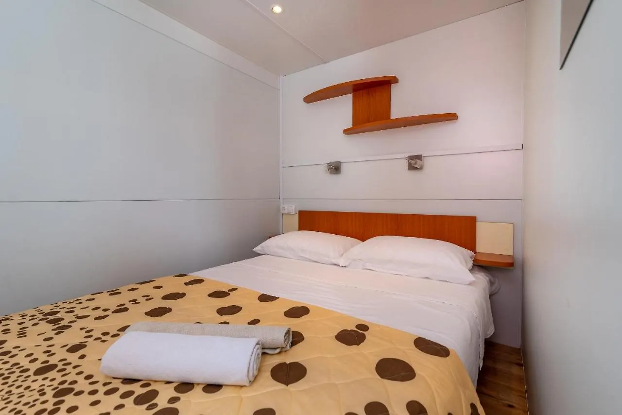 'Olive Grove' Camping House-Near The Beach Divulje 0*,